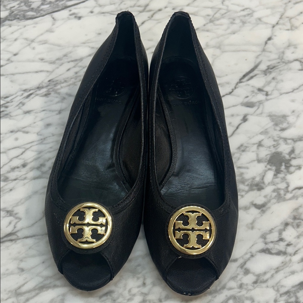Tory Burch Black Small Wedge with Gold Accents - Picture 2 of 6